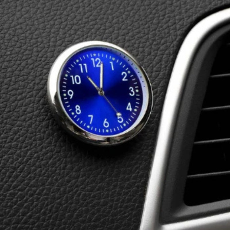 Mini Autóóra – Világos Analóg Kijelző és Könnyű Rögzítés