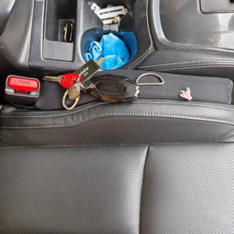 Auton istuimen täytevyö