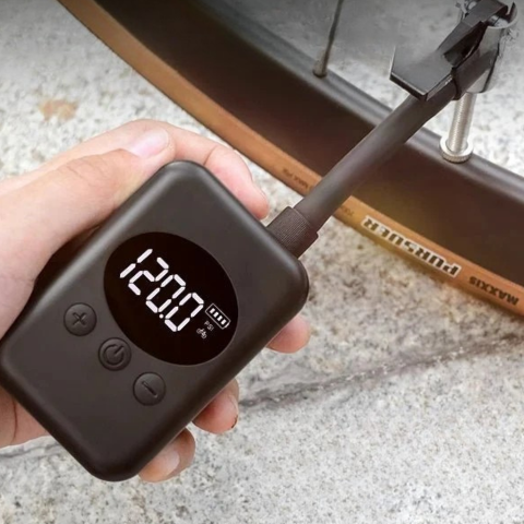 Mini Pompa Portatile Per Bicicletta 150PSI — Compatta e Facile da Trasportare 