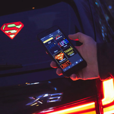 LED Emoji Skilt til Bil — Moderne og Interaktiv Stil 